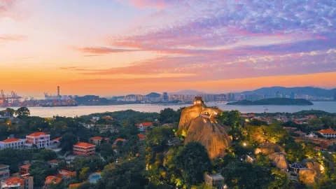 Sunset Sightseeing on Kulangsu Island attraction in Xiamen