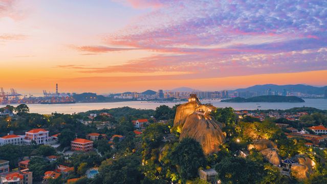 Sunset Sightseeing on Kulangsu Island