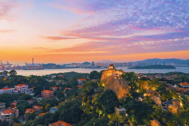 Sunset Sightseeing on Kulangsu Island