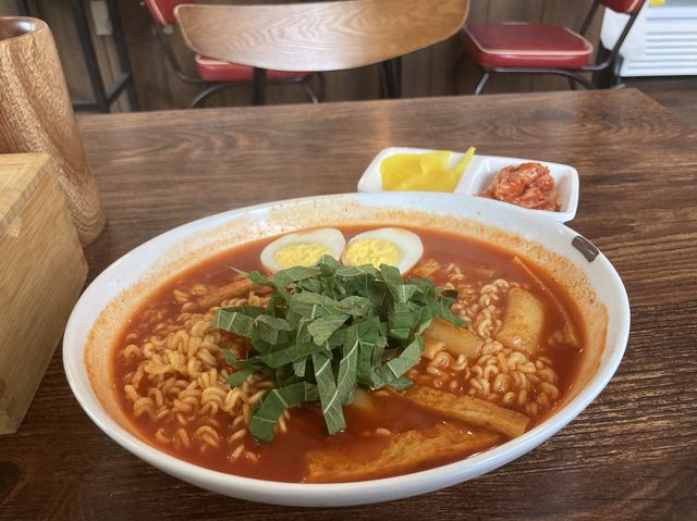 해방촌의 숨은 맛집 ‘해방촌쉼표’