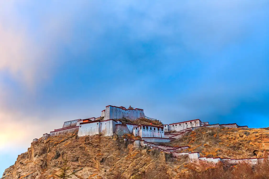 Hotels near Jiangzi Zongshan Castle