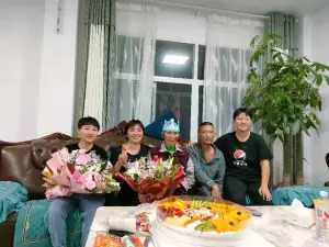 KA XI YA MIAN BAO HONG BEI FANG KAI YUAN JIE DIAN