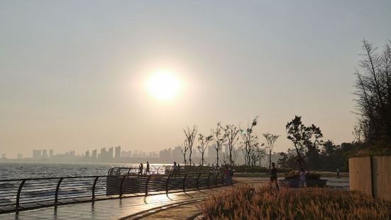 nice promenade and boardwalk f