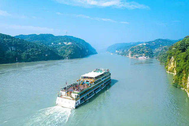 Sightseeing Boats in Yichang