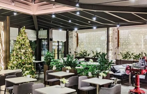 White Restaurant & Lounge Bar