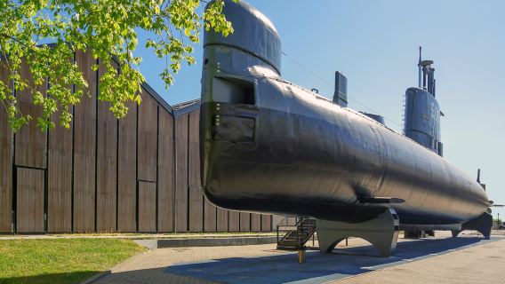 Leonardo da Vinci National Museum of Science and Technology and Via Montenapoleone 1-day tour