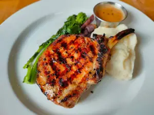 VIEUX-PORT STEAKHOUSE