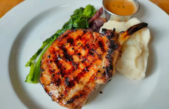 VIEUX-PORT STEAKHOUSE