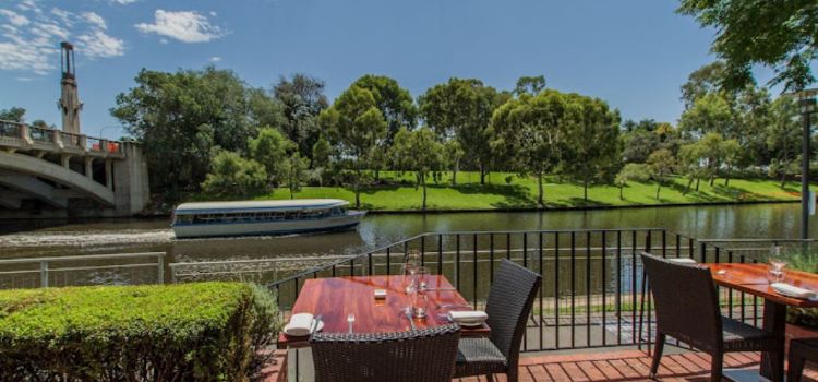 Jolleys Boathouse