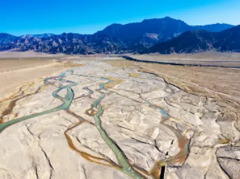 青海倒淌河景區
