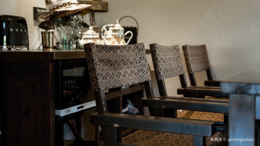 塔尔民宿(白哈巴村店)·塔尔吧