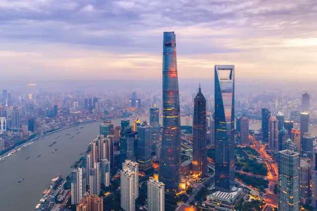 Skyline Viewing from High Points in Shanghai