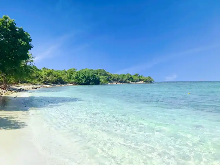 Hotels near Khram Yai Island