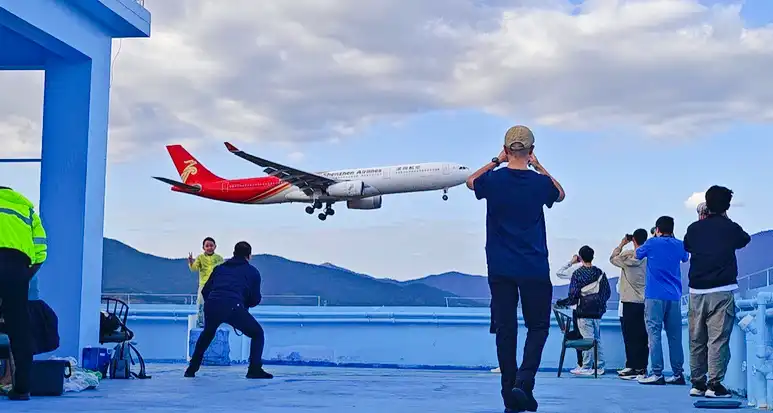 신저 호텔 전망대 주변 호텔