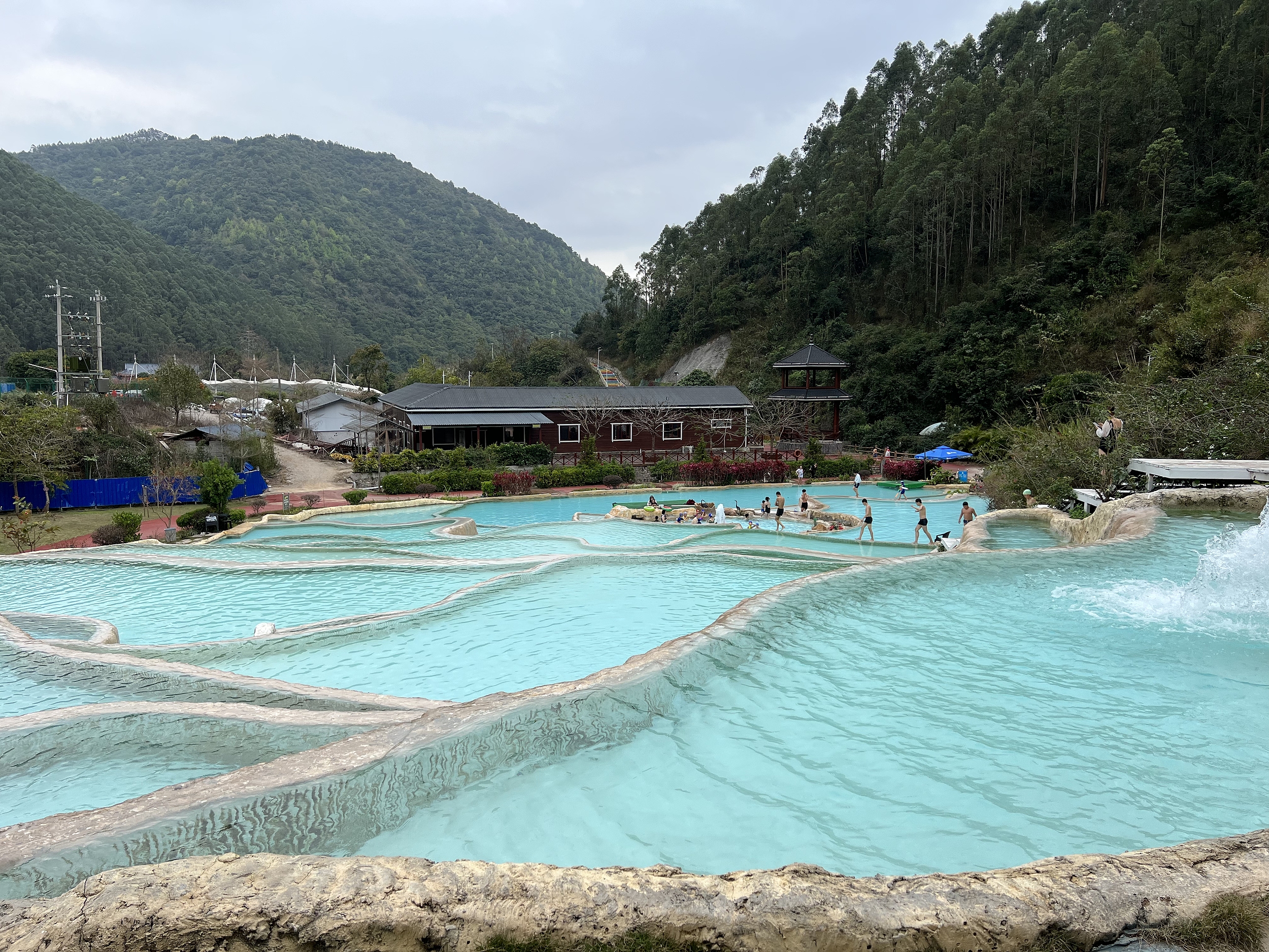 십만대산(시완다산) 온천