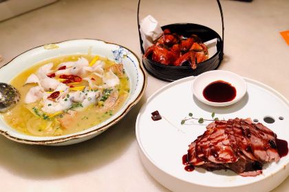 DONG GUAN FEAST HOUSE