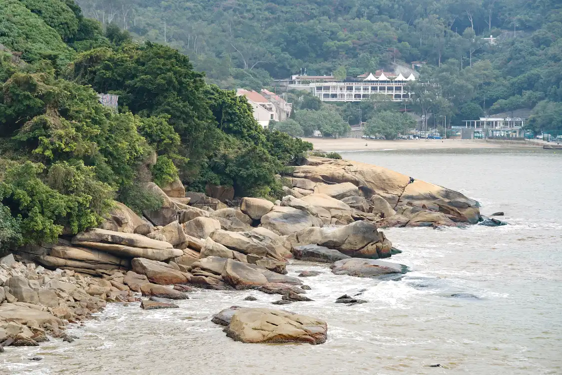 Hotels near Cheoc Van Beach