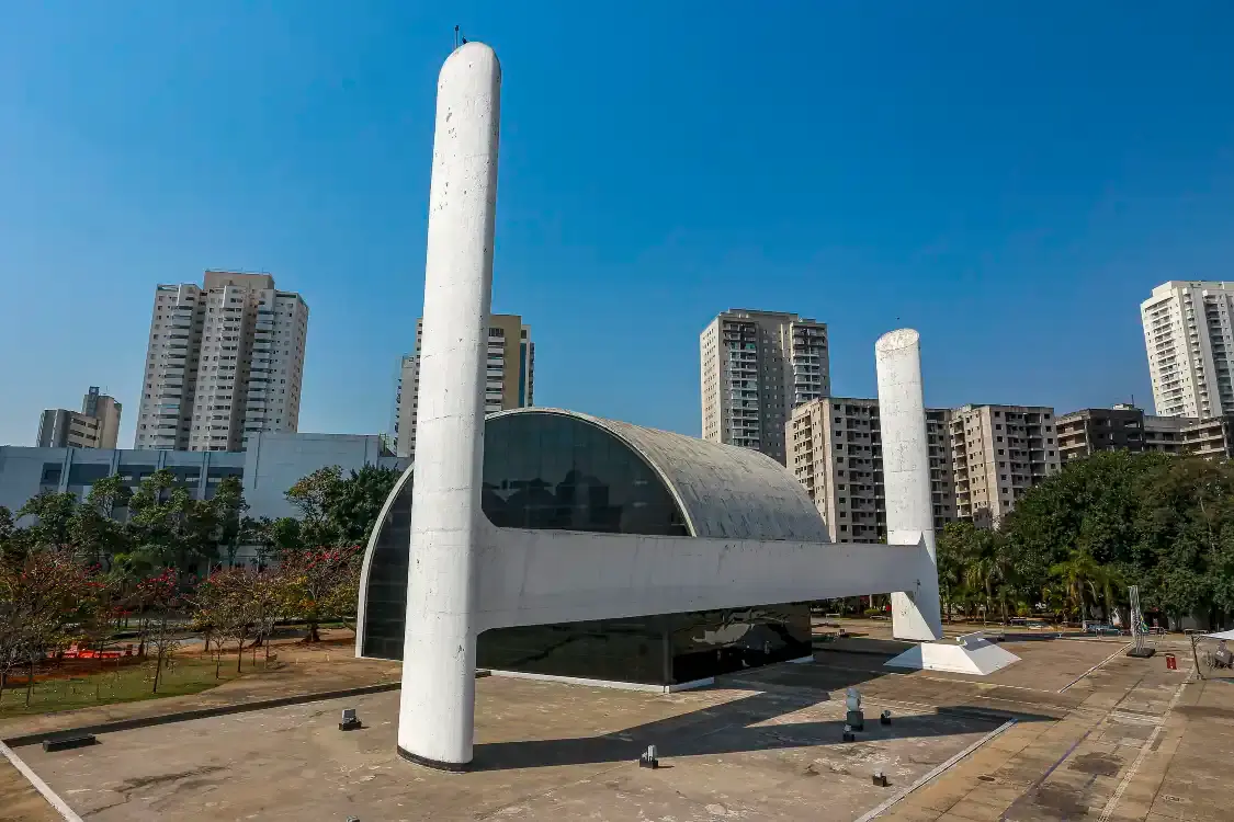 Hotels near Latin America Memorial