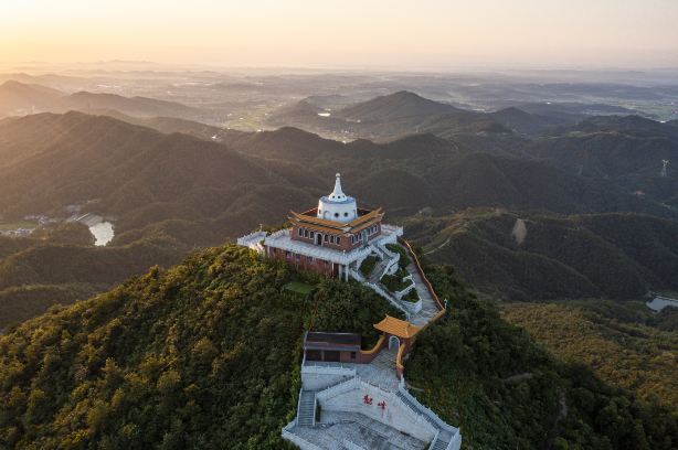 Shaofeng Peak