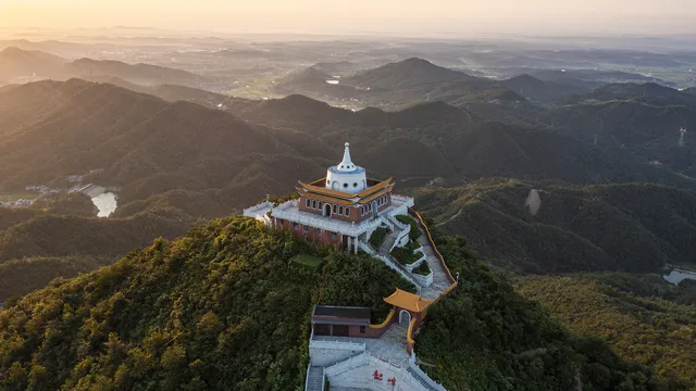 Shaofeng Peak