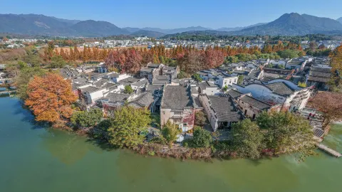 Yujianxiuli Water Town attraction in Yi County