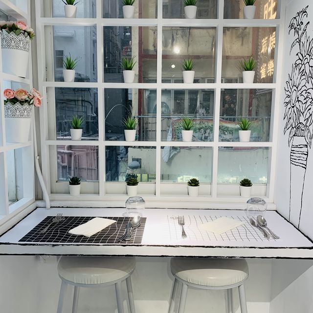 夢幻黑白條紋打卡cafe