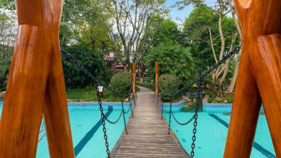 Lingxiu Hot Spring