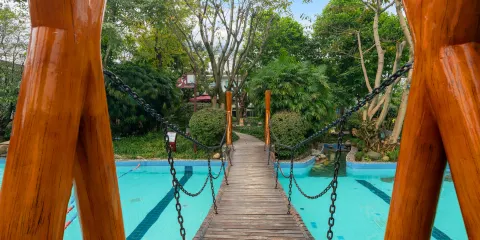 靈秀温泉