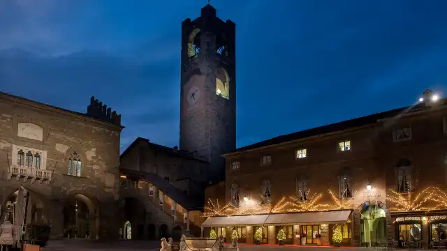 Hotels near Piazza Vecchia