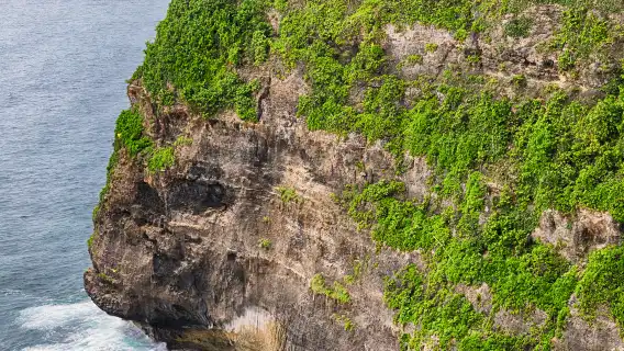 峇里島+烏魯瓦圖寺+烏魯瓦圖懸崖公路+金巴蘭海灘一日遊