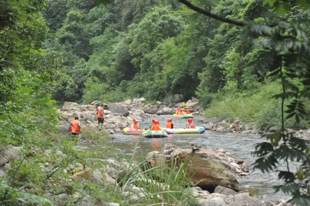 Rafting in Jiangyou
