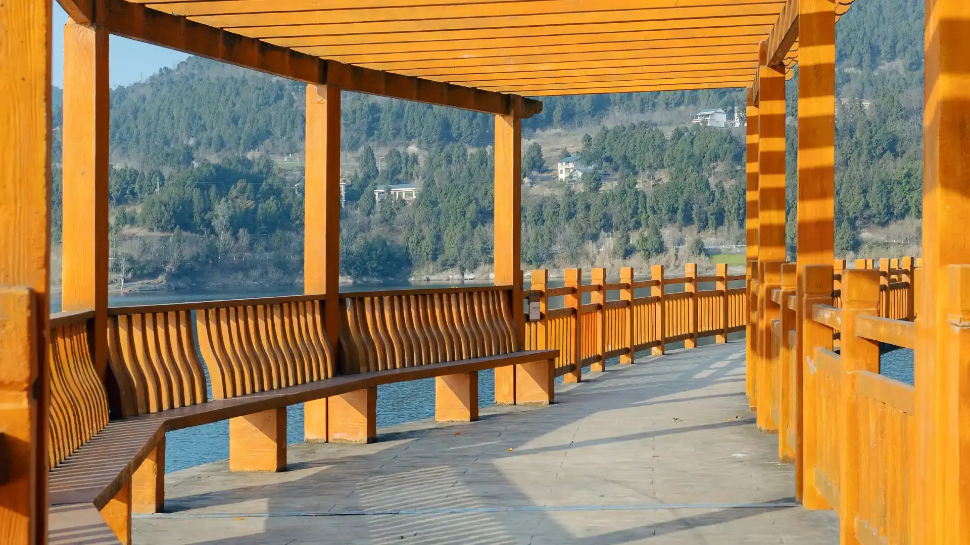 Hotels near Shengzhong Lake