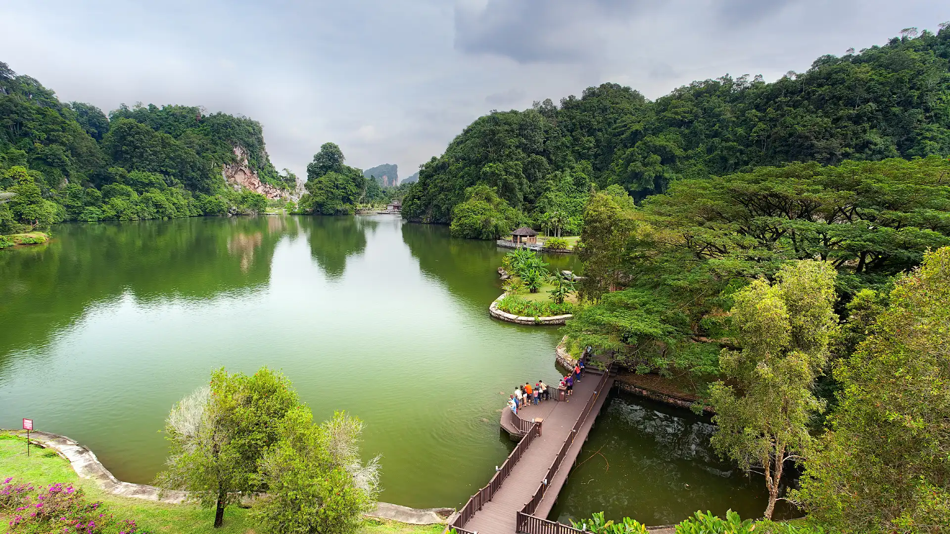 Hotels near Gunung Lang Recreational Park