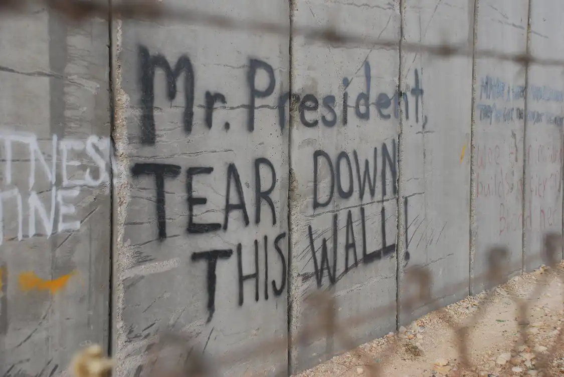 Hotels near Israeli Barrier