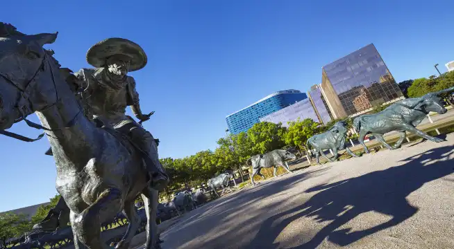 โรงแรมใกล้Dallas Cattle Drive Sculptures
