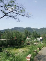 Mysterious Cottage in Qingzhou