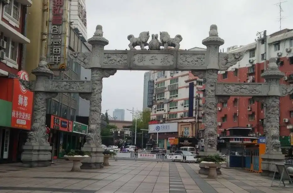 Hotels near Lion Bridge Food Street