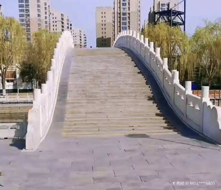 Hotels near Mingyuehu Park