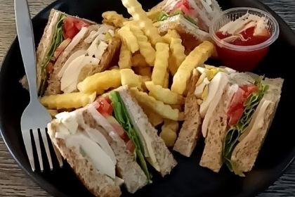 Surf Beach hotel & Restaurant