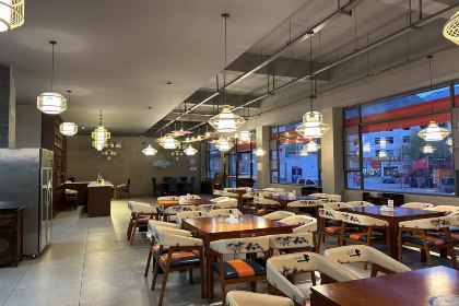 芒康如美圣域天香洲际大酒店(竹卡大桥店)·天香美食荟
