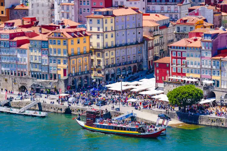 Các khách sạn gần Ribeira Square