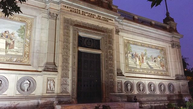 Paseo de los Heroes Navales