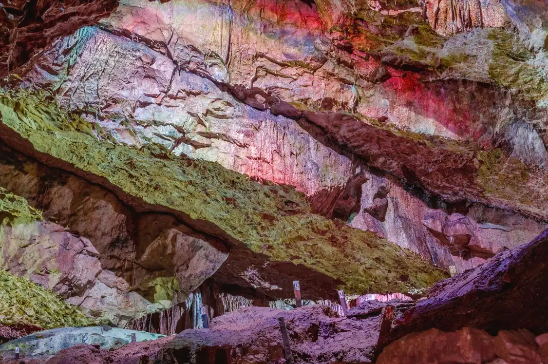 Hotels near Poole's Cavern
