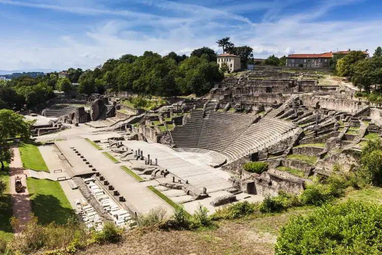 Hotel dekat Saintes Amphitheatre