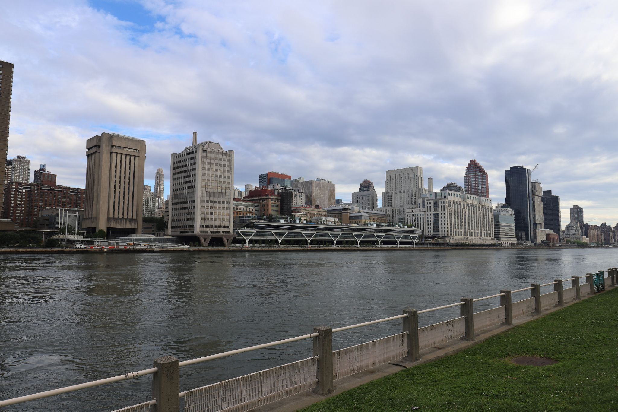 ニューヨーク ルーズベルト島 評判 案内 トリップドットコム