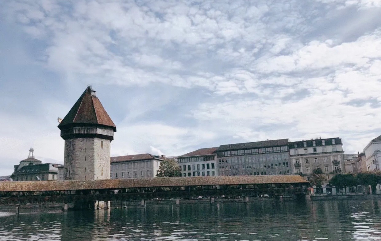 ルツェルン カペル橋 評判 案内 トリップドットコム