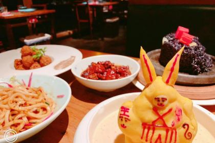 Poppy Flower Fusion Hot Pot Food