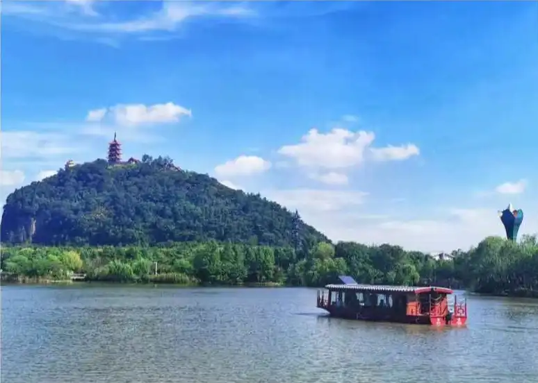 Các khách sạn gần Langshan Scenic Spot