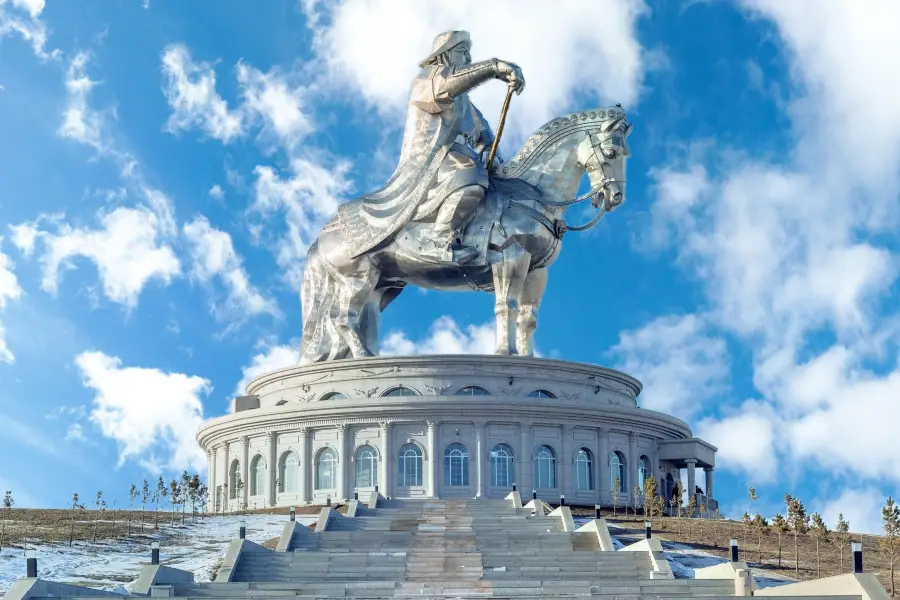 成吉思汗騎馬塑像