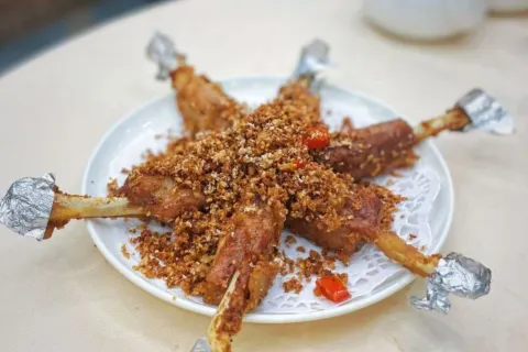 Under Bridge Spicy Crab